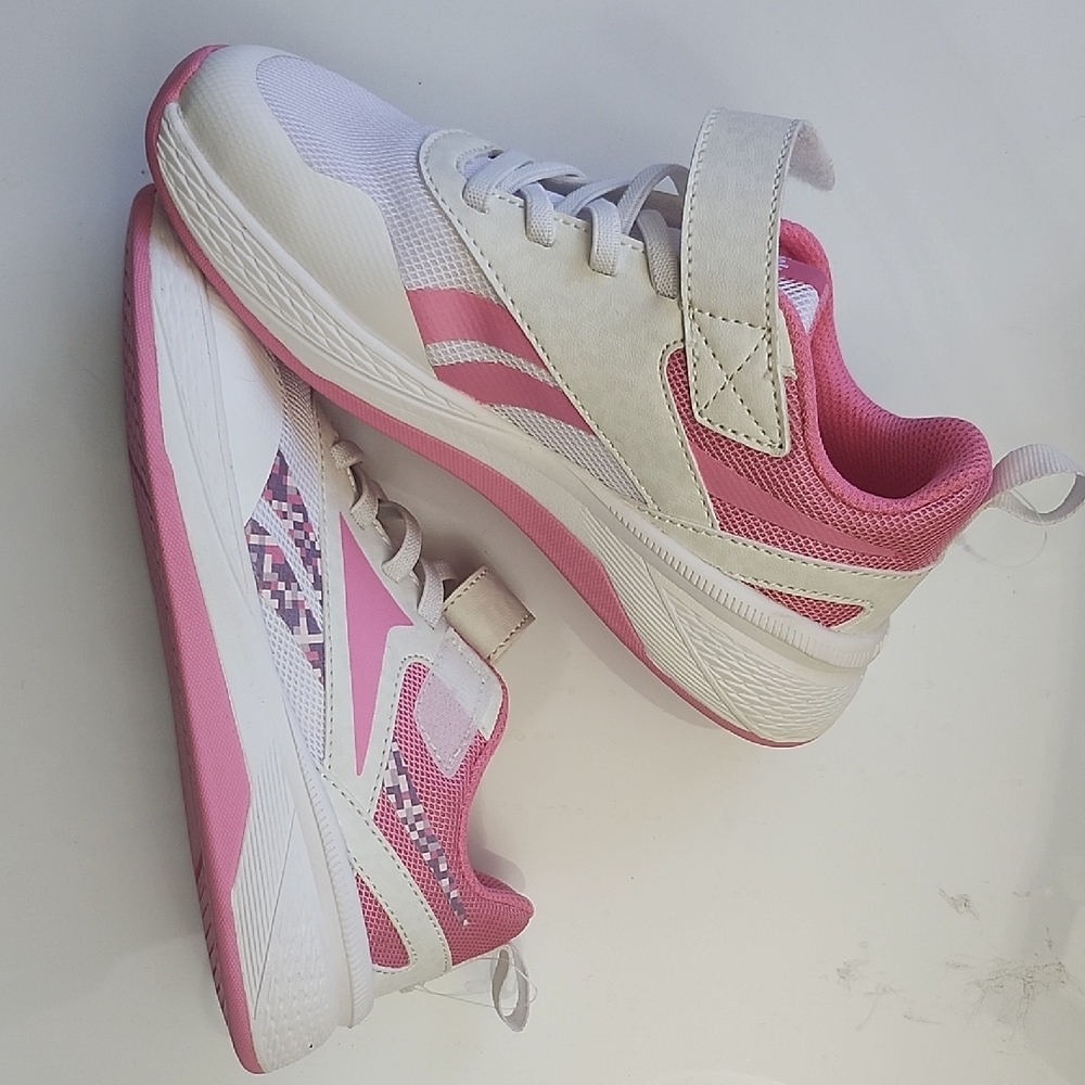 NEW Reebok Girl Sneakers, Size 13